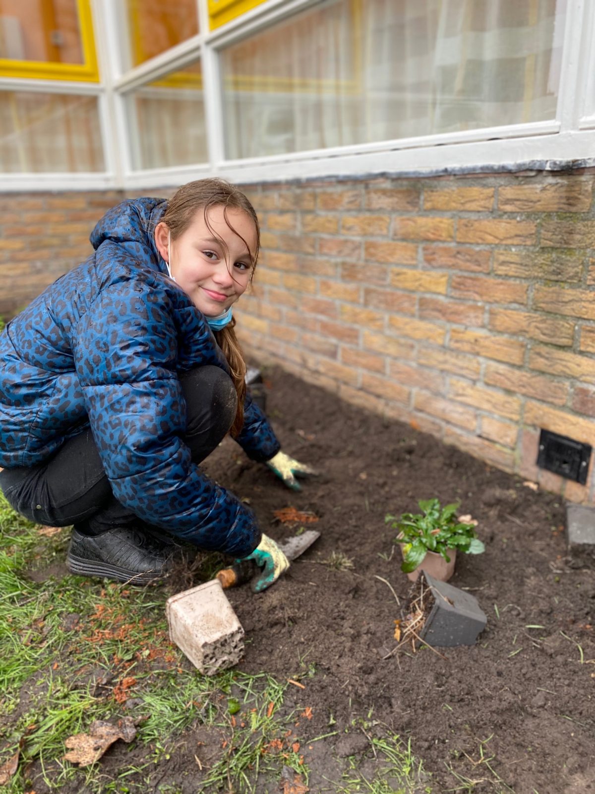 Leerlingen aan de slag voor de wilde bij